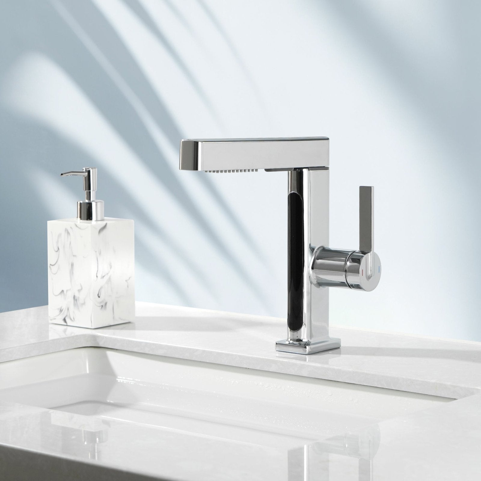 Alyra Single-Hole Pull-Out Faucet With Temperature Readout | OpalDwell OpalDwell