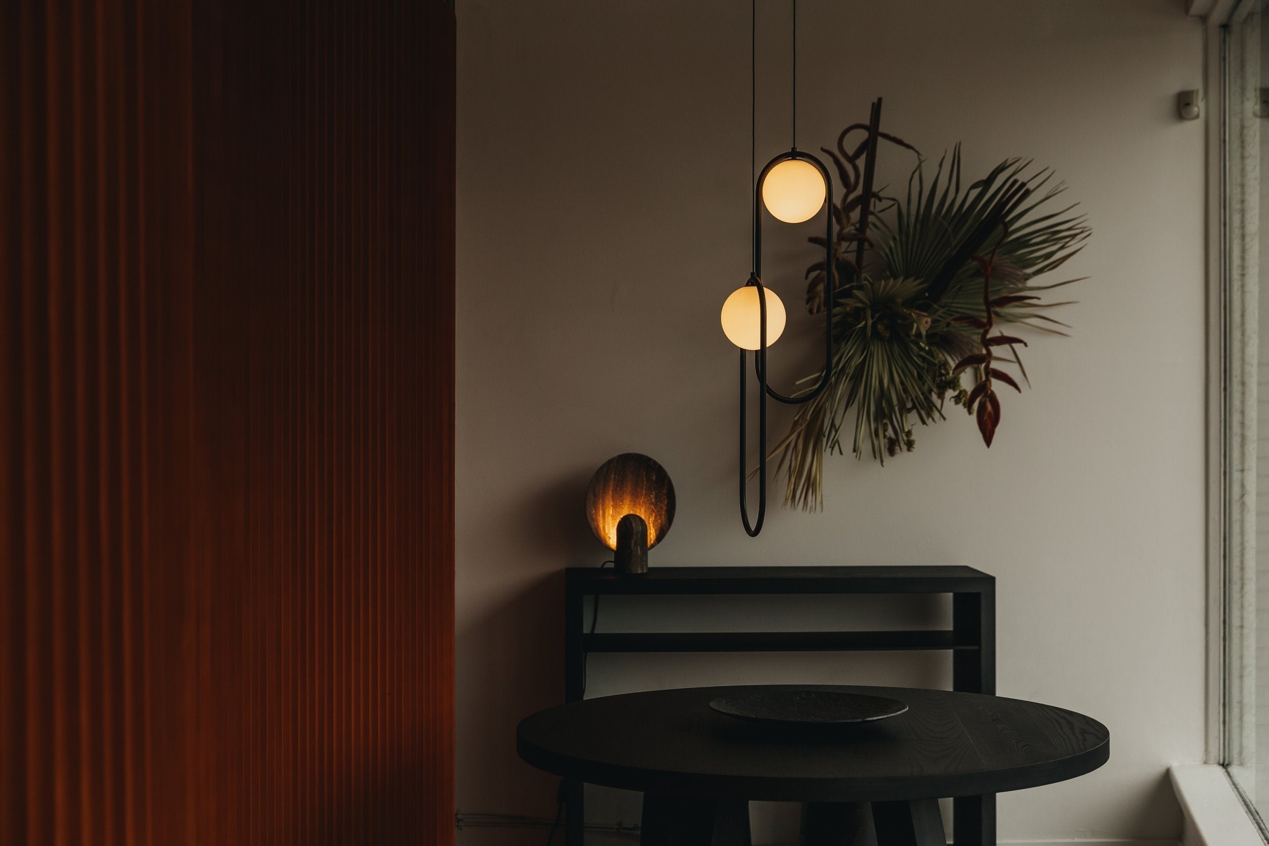 Lyra Modern Pendant Lamp With Elegant Minimal Design - OpalDwell