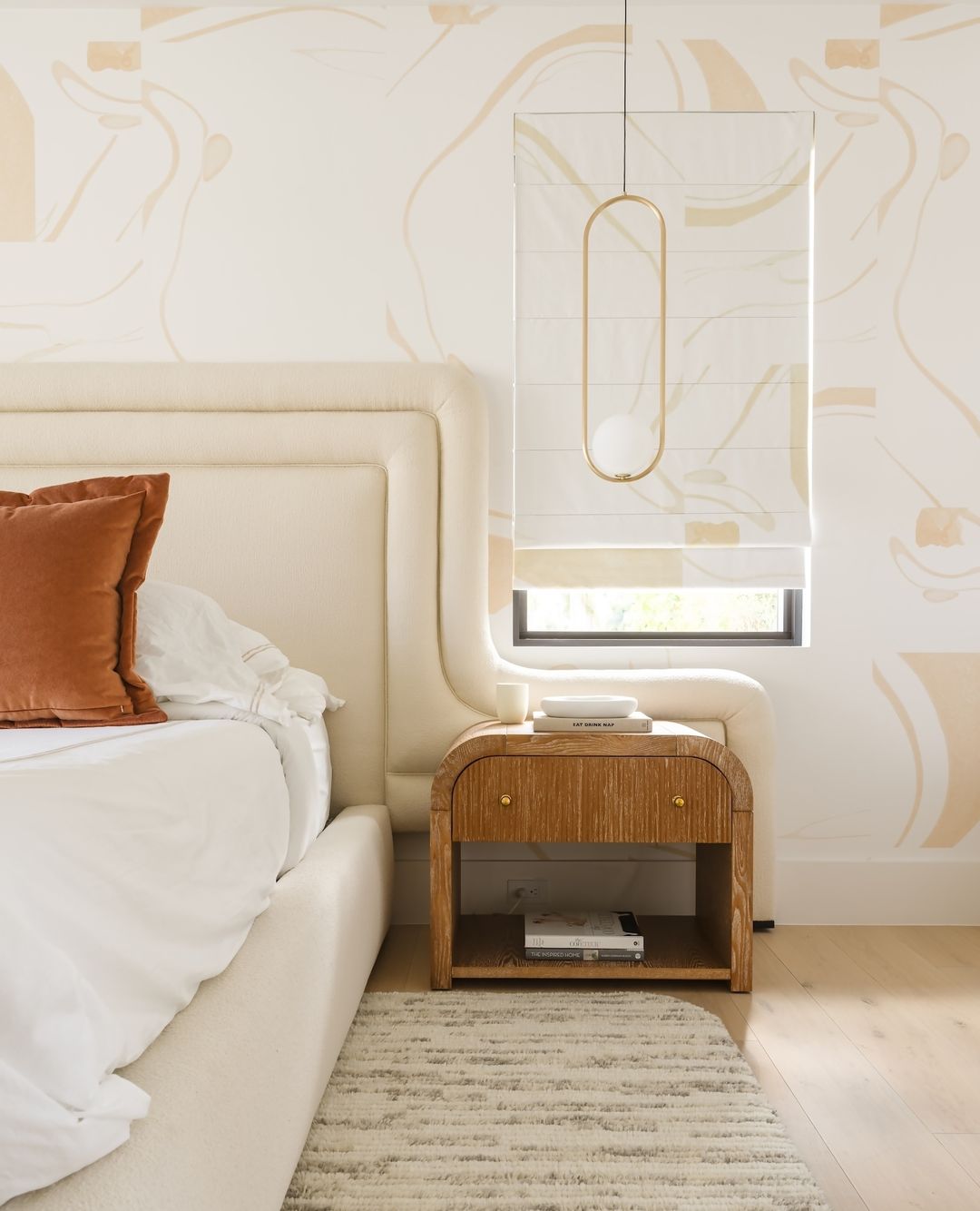 Lyra Modern Pendant Lamp With Elegant Minimal Design - OpalDwell