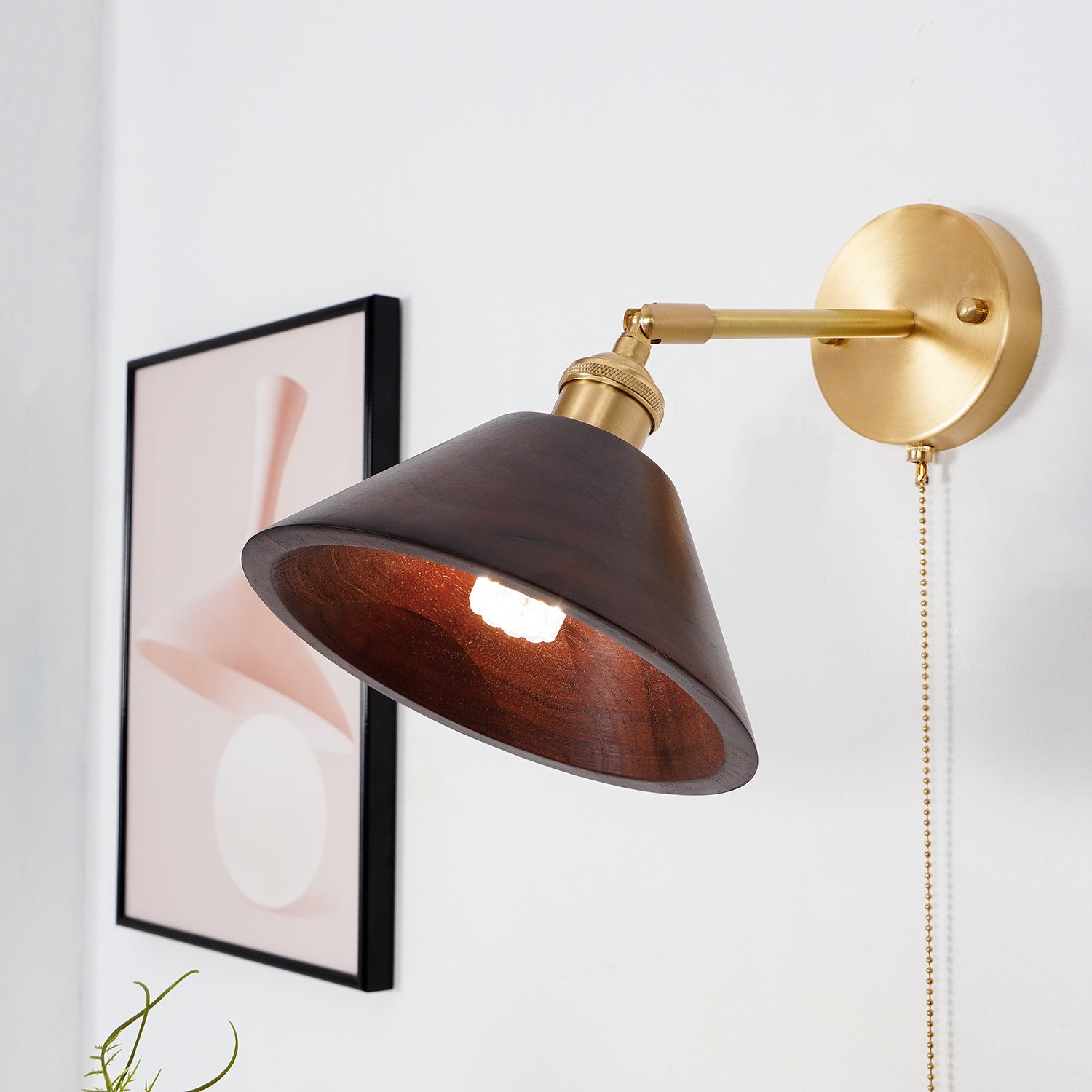 Aureo Vintage-Style Wood Wall Lamp with Pull Chain Switch - OpalDwell