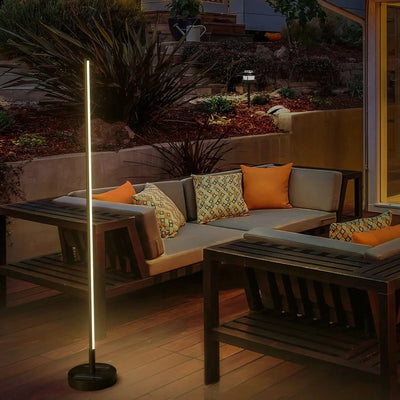 Solara Contemporary Outdoor Floor Lamp | OpalDwell OpalDwell