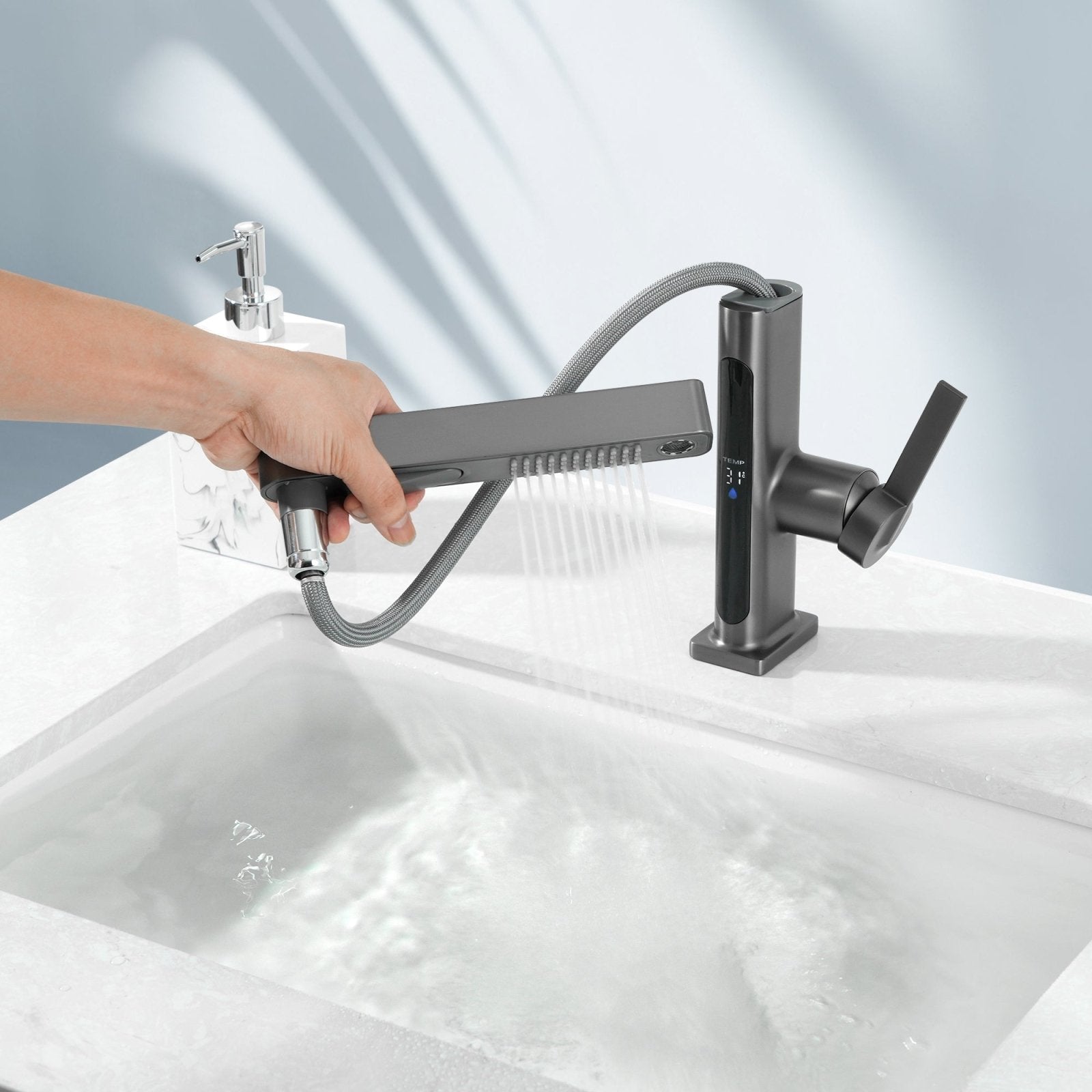 Alyra Single-Hole Pull-Out Faucet With Temperature Readout | OpalDwell OpalDwell