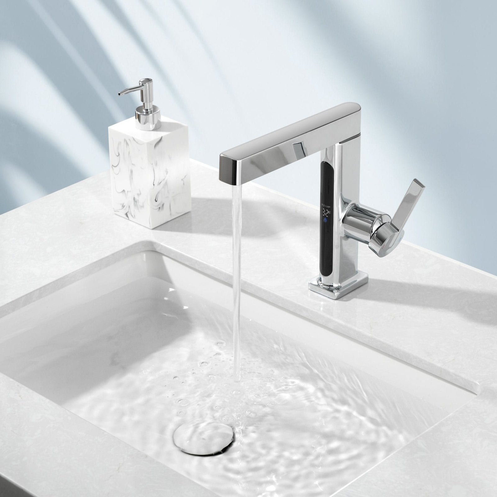 Alyra Single-Hole Pull-Out Faucet With Temperature Readout | OpalDwell OpalDwell