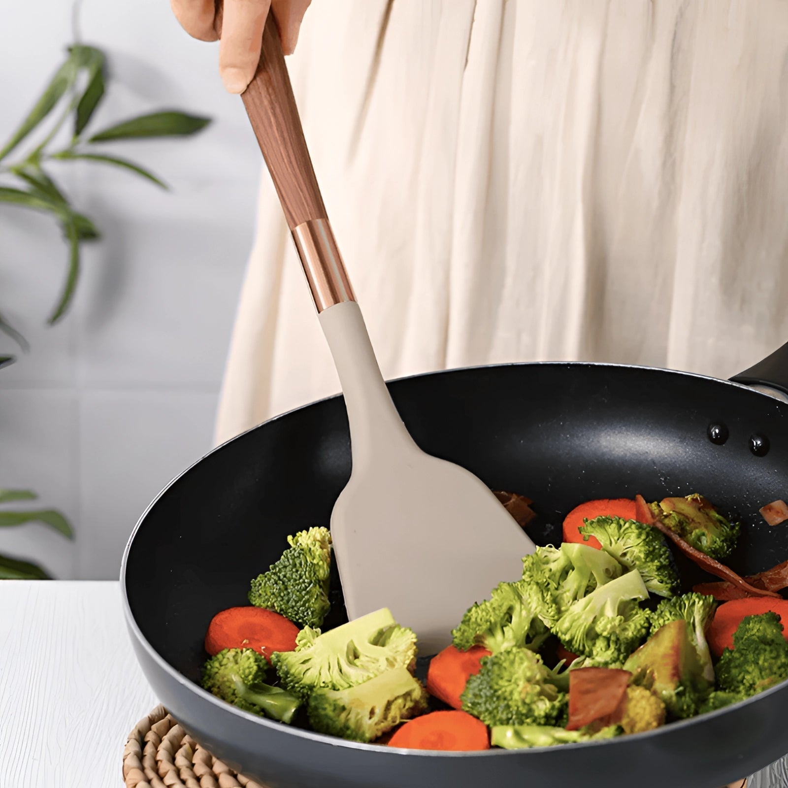 Aurelo Kitchen Elite 10 Piece Stainless Steel Utensil Set With Non Slip Grips - OpalDwell