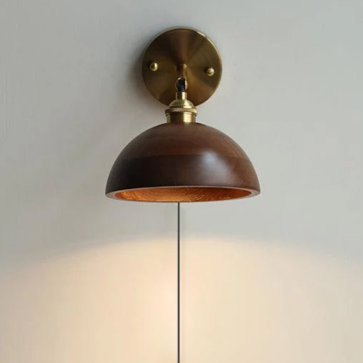Aureo Vintage-Style Wood Wall Lamp with Pull Chain Switch - OpalDwell